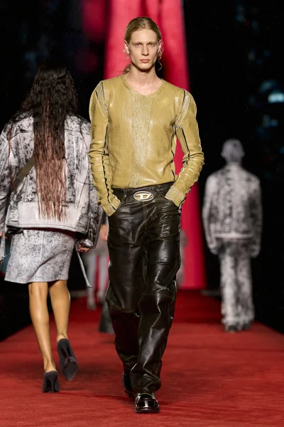 Look 46